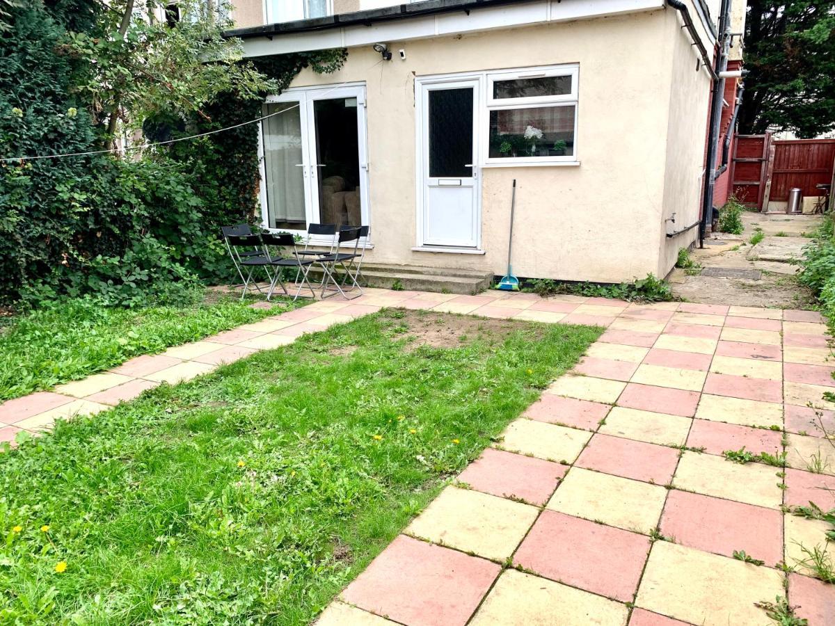 London 2 Bedroom Apartment, Kitchen, Reception And Private Garden Ngoại thất bức ảnh